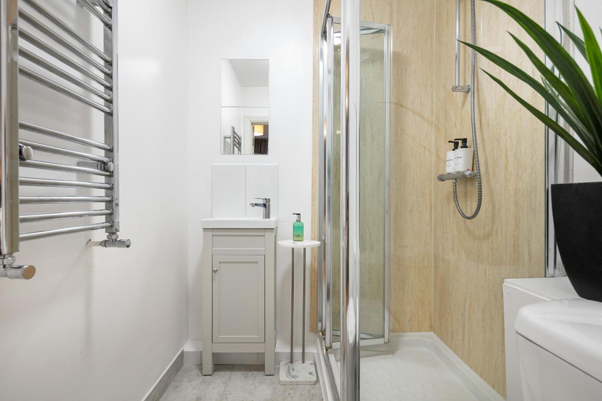 Elegant Kensington Apartment With Patio Λονδίνο Εξωτερικό φωτογραφία