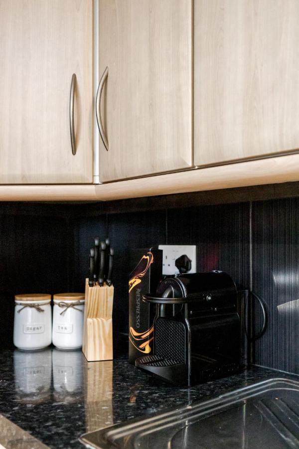 Elegant Kensington Apartment With Patio Λονδίνο Εξωτερικό φωτογραφία
